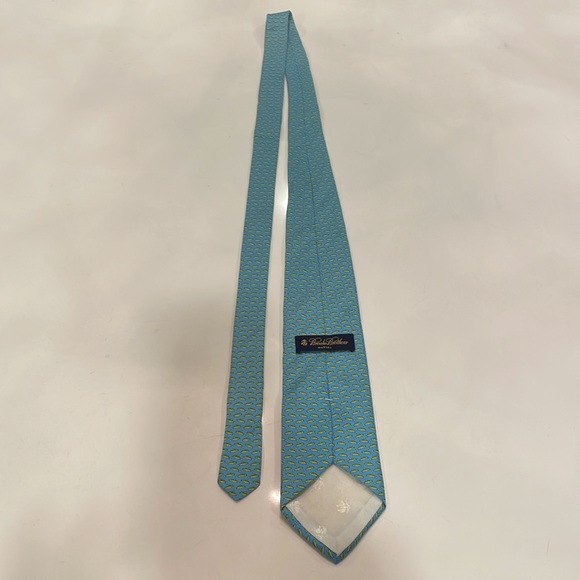 Like new pure silk Brooks Brothers fish print tie - Picture 2 of 4